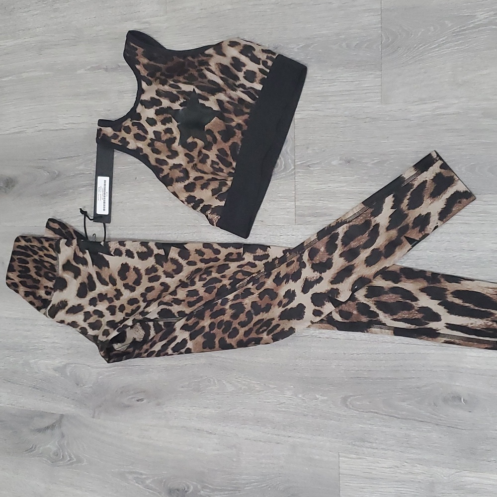 NWT Noli Ace Leopard leggins/ x-small and matching used bra / small